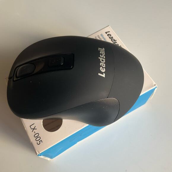 LeadsaiL Wireless Mouse, 2.4GHz USB, Noiseless, Compact, Portable, Black - Picture 3 of 6